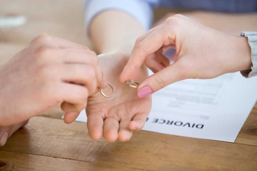 Est-il possible de faire un divorce rapide et pas cher sans avocat ?