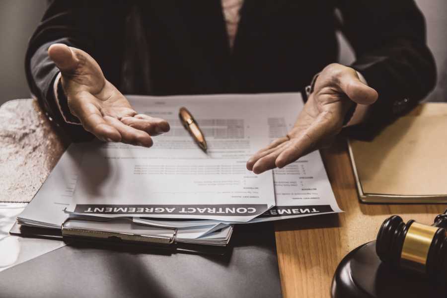 Pourquoi prendre un avocat pour une succession ?