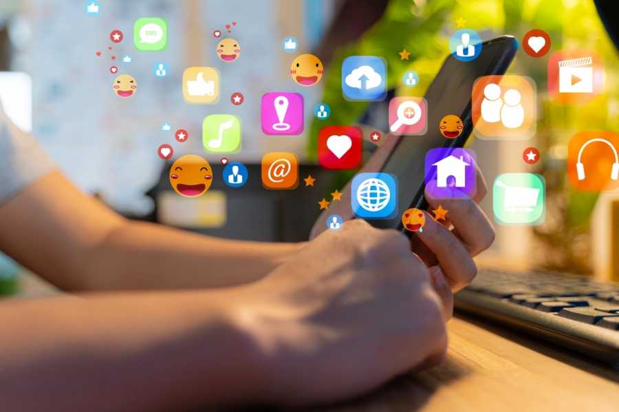 Quels sont les avantages des médias sociaux ?